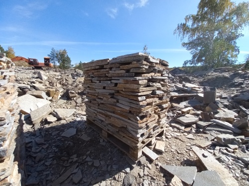 Плитняк златолит серебристый для мощения на бетон купить в Дегтярске