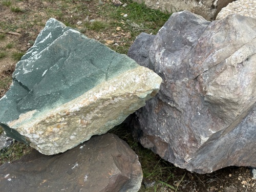 Камни для ландшафтного дизайна зелёные 10-60 килограмм купить в Дегтярске