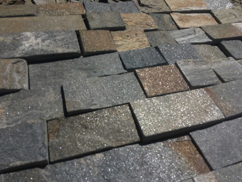 Плитка пилёная златолит Уральский для цоколя, отмостки купить в Дегтярске