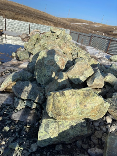 Камни для ландшафтного дизайна зелёные 10-60 килограмм купить в Дегтярске