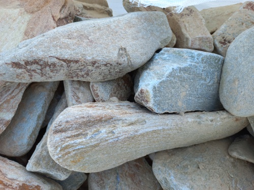 Златолит жёлтый, жёлто-зелёный глыбки и валуны для ланшафтного дизайна купить в Дегтярске