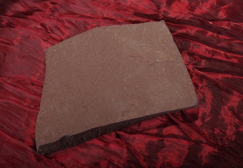 Плитняк лемезит бордовый для цоколя 1,5-2 см купить в Дегтярске