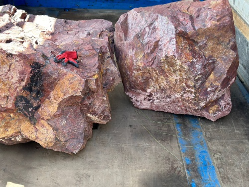 Ландшафтные глыбы красно-фиолетовые 200-1000 килограмм купить в Дегтярске
