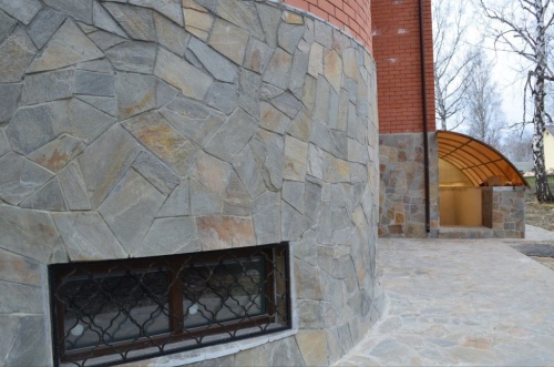 Плитняк златолит Уральский для цоколя, отмостки купить в Дегтярске